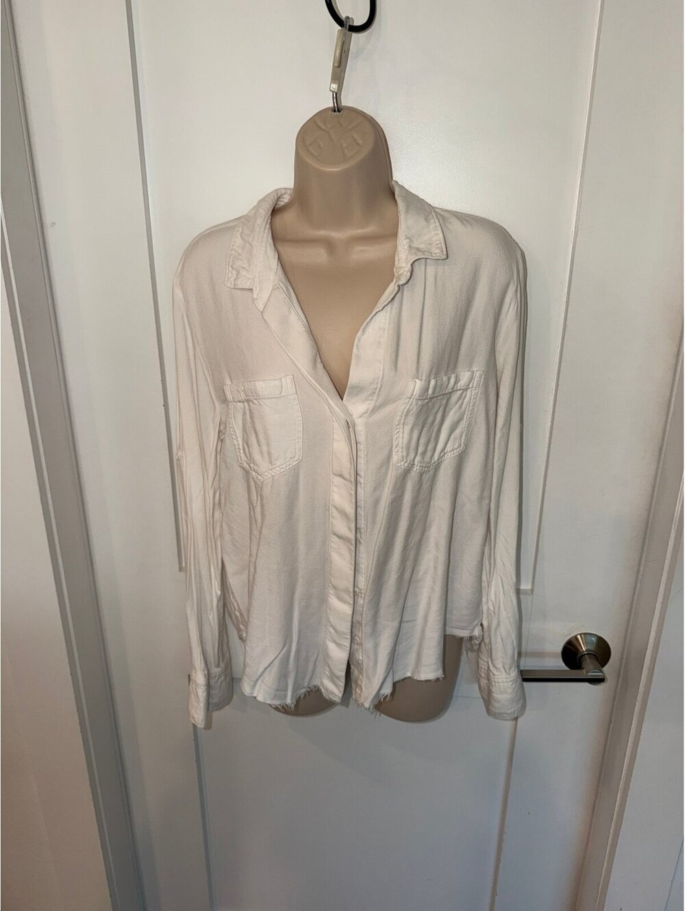 Cloth & Stone Convertible sleeve button down unique back size L fits M